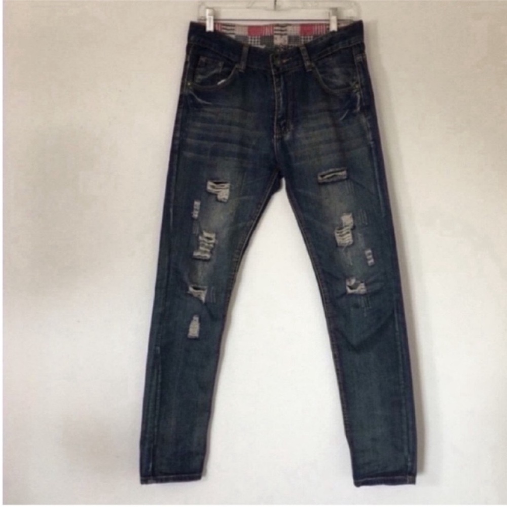 Distressed blue jeans by fashion jeans
Five pocket jeans
Incredibly soft fabric